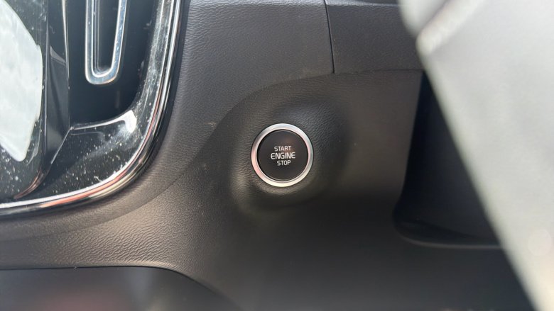 Volvo Xc40 1.5 T5 Recharge PHEV R DESIGN Pro 5dr Auto Estate